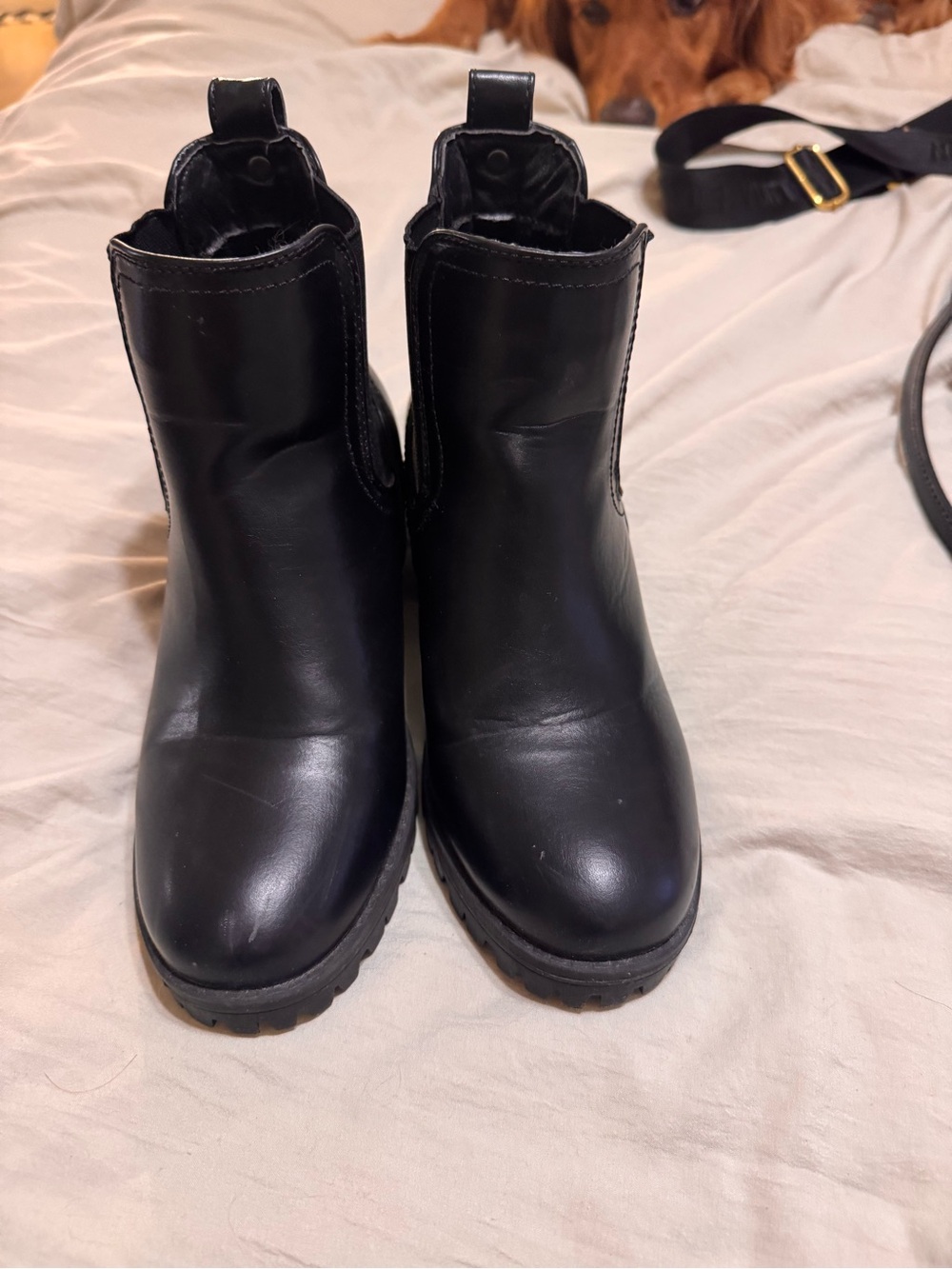 Black Women's Chelsea Ankle Boots - Sleek Pull-On Design